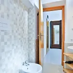 Guesthost - Lungomare Centro Daire *