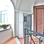 Daire Guesthost - Lungomare Centro Salerno